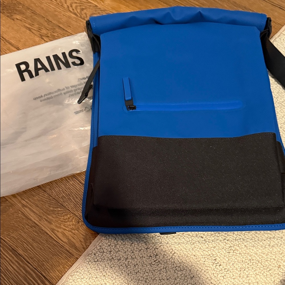 NWT Rains Trail Rolltop Backpack in Vibrant Blue and Black